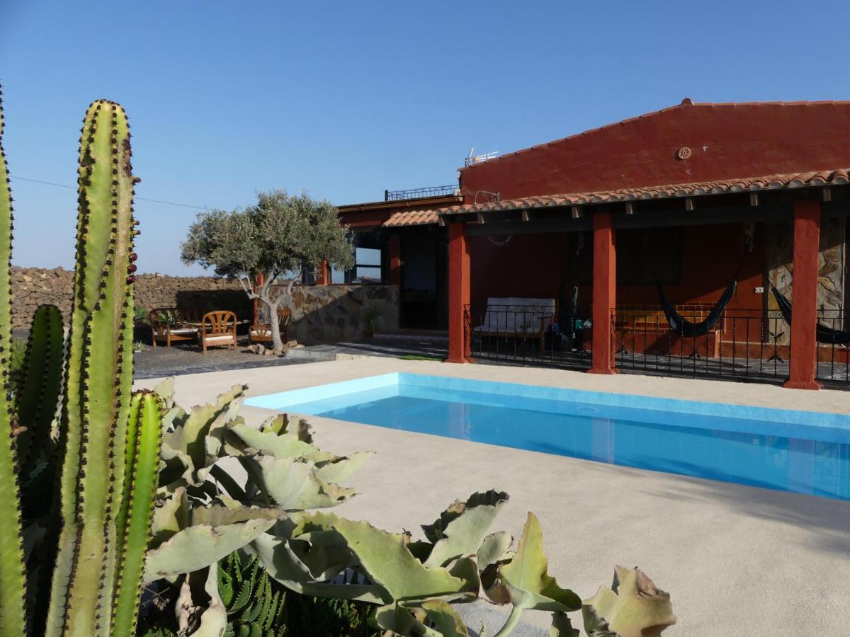 Warung Hotell Lajares Exteriör bild