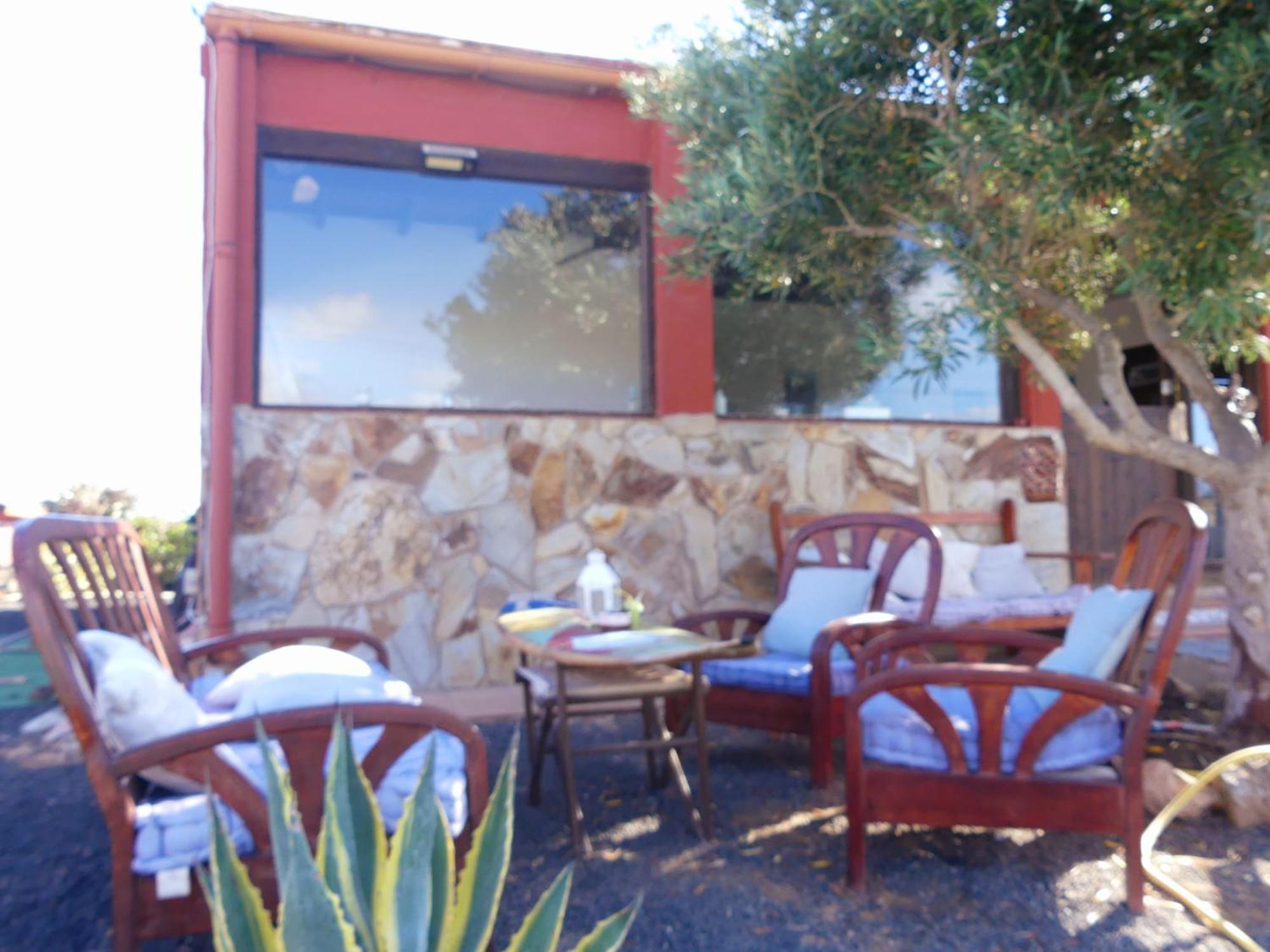 Warung Hotell Lajares Exteriör bild
